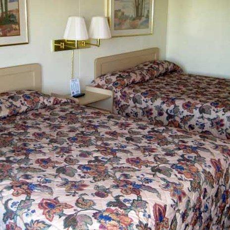 Plaza Inn Springfield Room photo